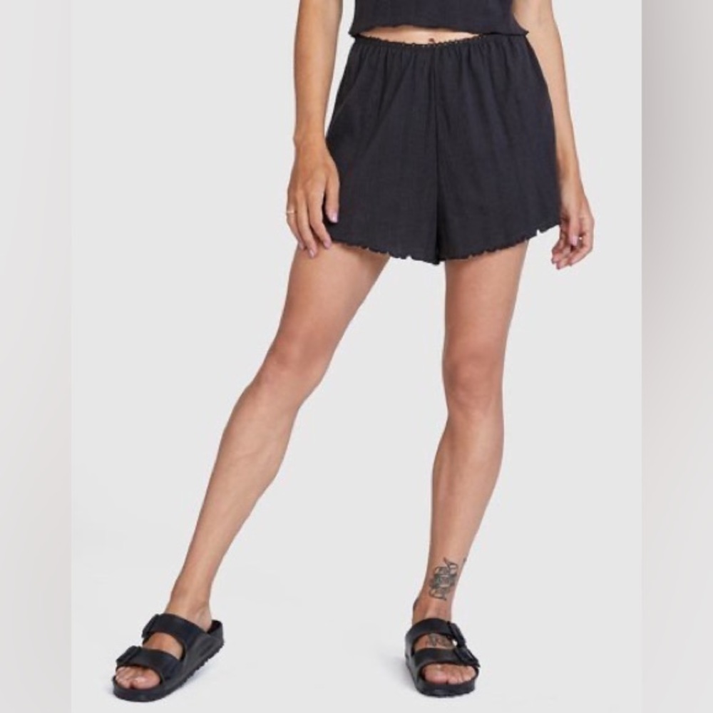 🌺RVCA Vibe Check Short🌺